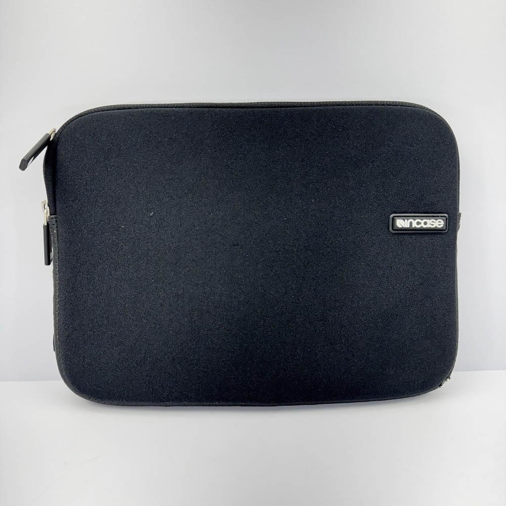 Incase Designs Neoprene Sleeve - Notebook Ipad 11" Black